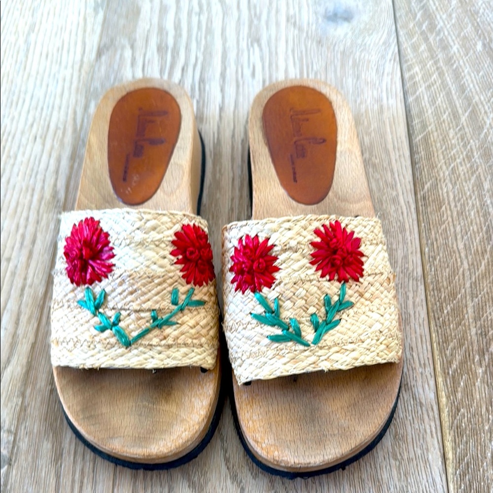 Adriana Caras Handcrafted Floral Embroidered Sandals Size 37